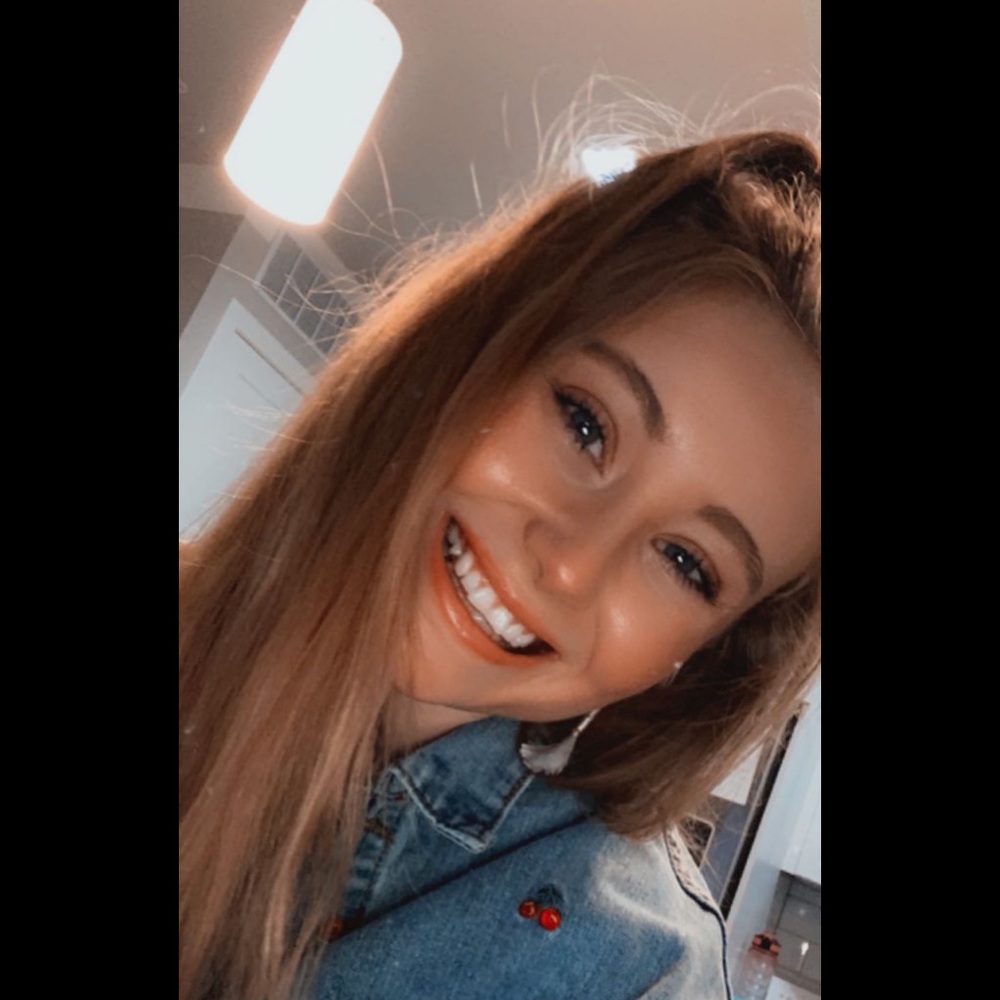 Meet your Posher, Courtney